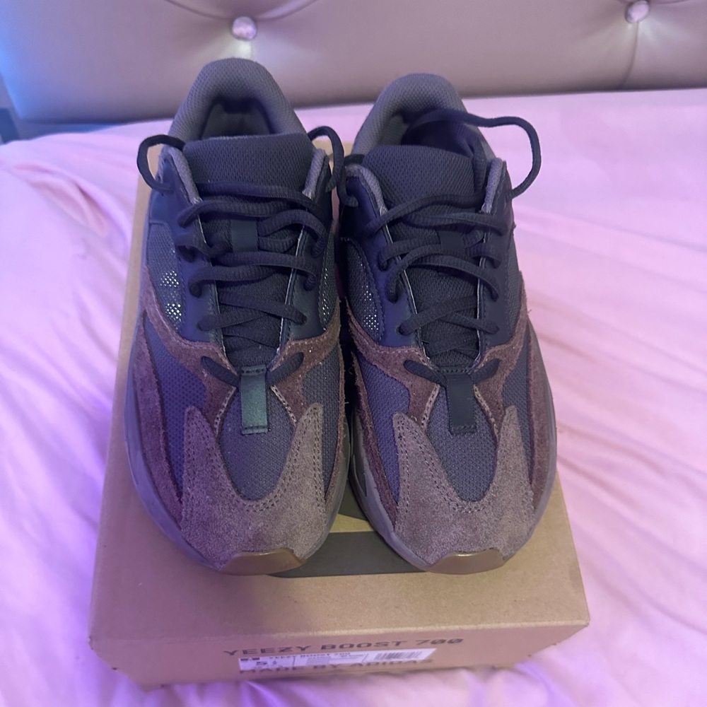 Yeezy 700